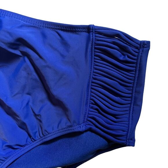 George Bikini Bottom‎ - Picture 2 of 5